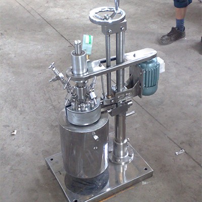 升降翻轉快開反應釜 升降翻轉快開反應釜